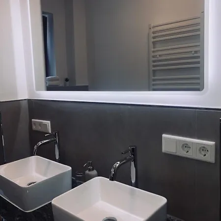 Moderne Naehe Vw - Conti